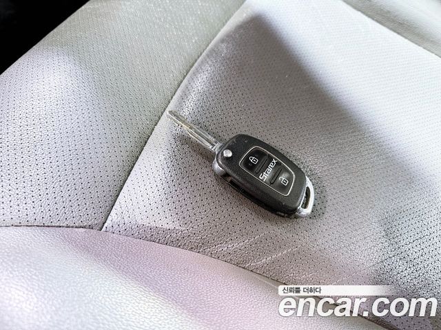 Hyundai Starex 2016 — photo 16