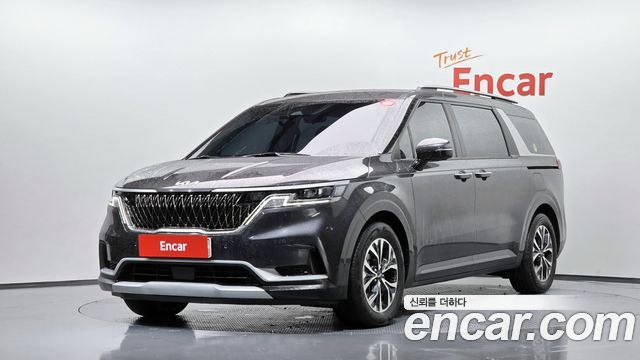 Kia Canival 2023 — photo 1