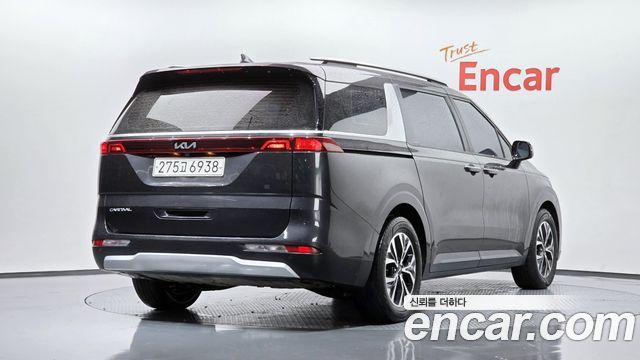 Kia Canival 2023 — photo 2