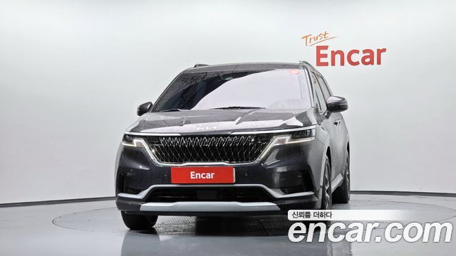 Kia Canival 2023 — photo 3