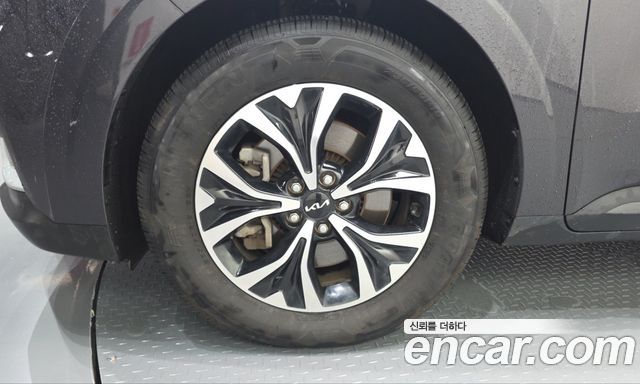Kia Canival 2023 — photo 5