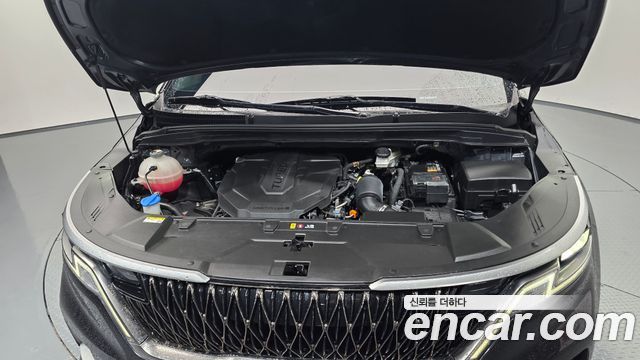 Kia Canival 2023 — photo 6