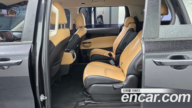 Kia Canival 2023 — photo 18