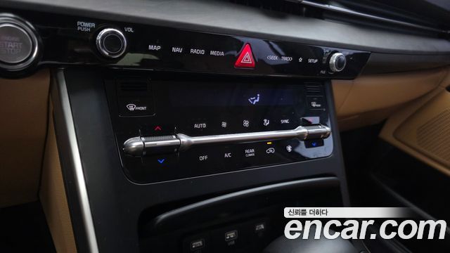 Kia Canival 2023 — photo 24