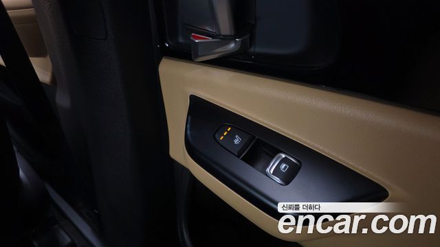 Kia Canival 2023 — photo 32