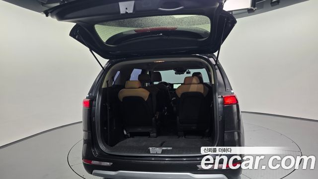 Kia Canival 2023 — photo 33