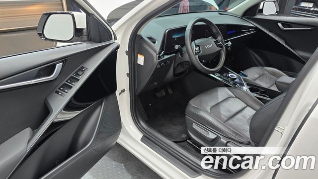 Kia Niro 2023 — photo 13