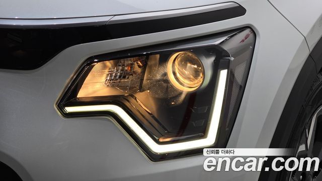 Kia Niro 2023 — photo 8