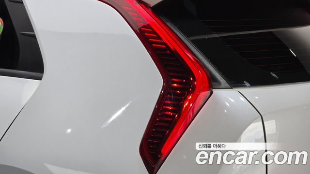 Kia Niro 2023 — photo 9