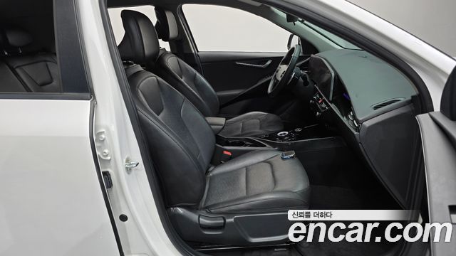 Kia Niro 2023 — photo 16