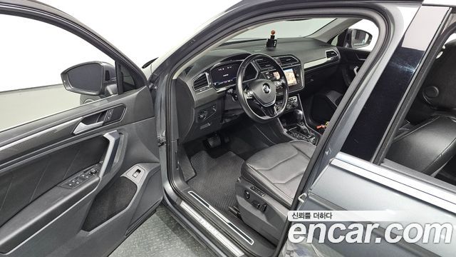 Volkswagen Tiguan 2020 — photo 17