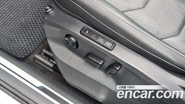 Volkswagen Tiguan 2020 — photo 20