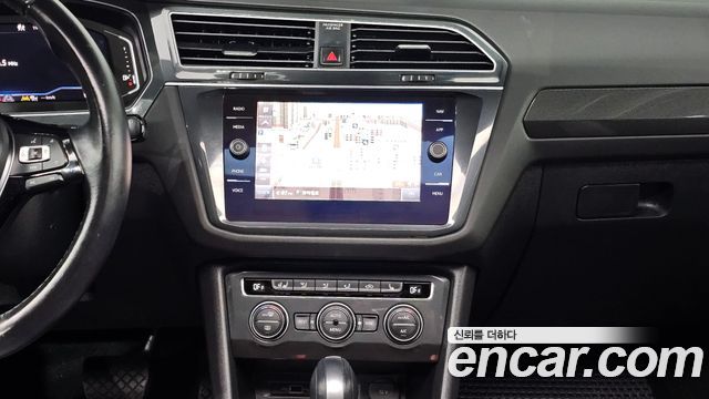 Volkswagen Tiguan 2020 — photo 23