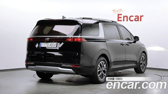 Kia Canival 2021 — photo 2
