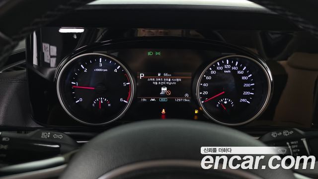Kia Canival 2021 — photo 8