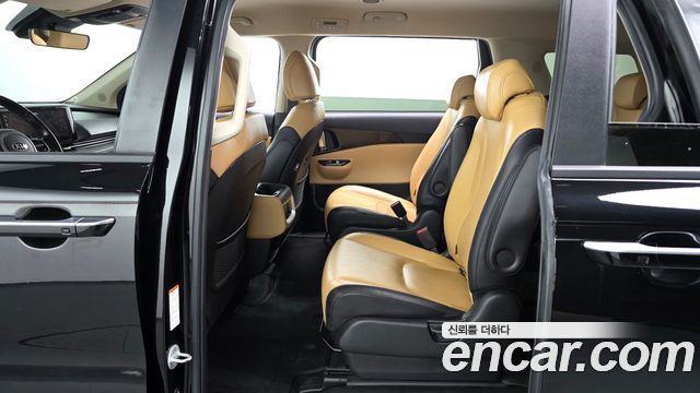 Kia Canival 2021 — photo 11