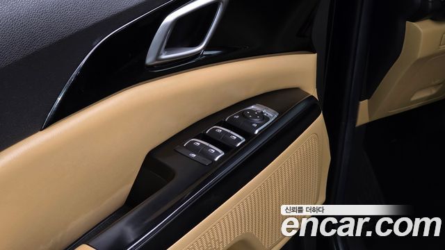 Kia Canival 2021 — photo 16