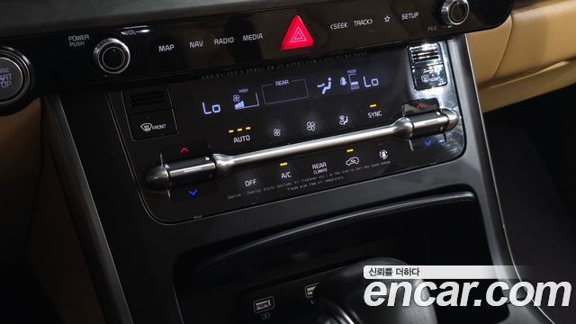 Kia Canival 2021 — photo 18