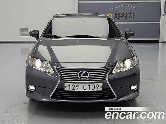 Lexus ES 2014 — photo 1