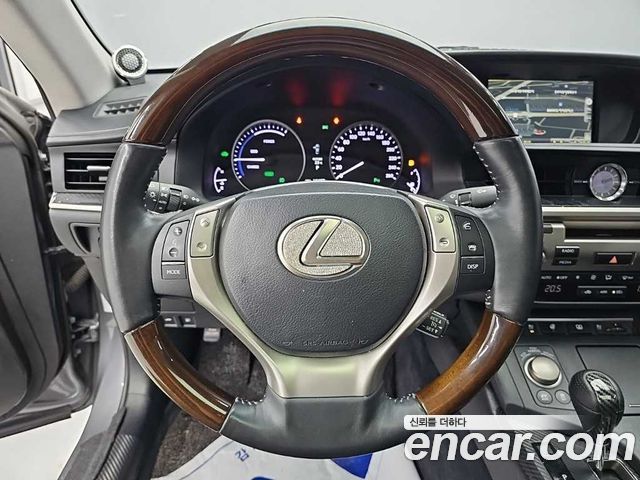 Lexus ES 2014 — photo 9