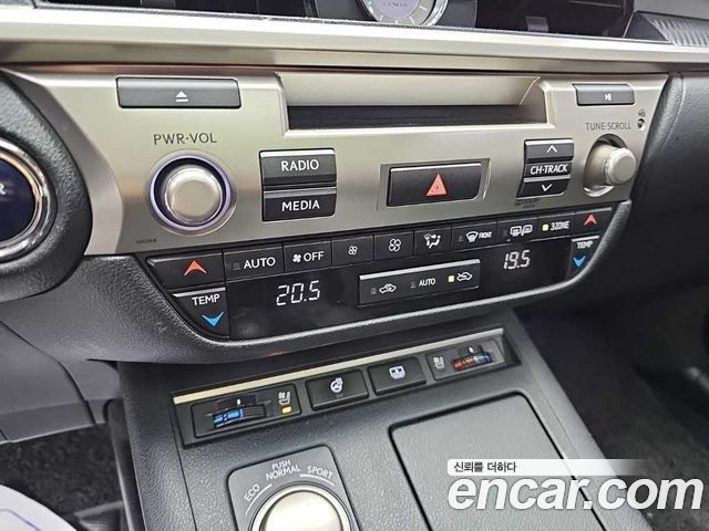 Lexus ES 2014 — photo 10