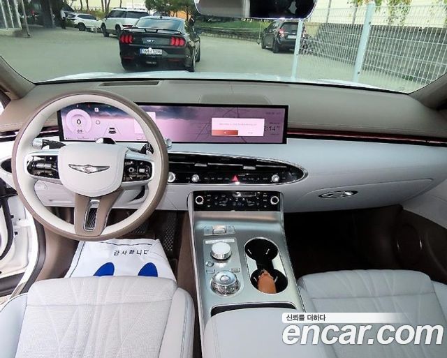 Genesis GV70 2025 — photo 9