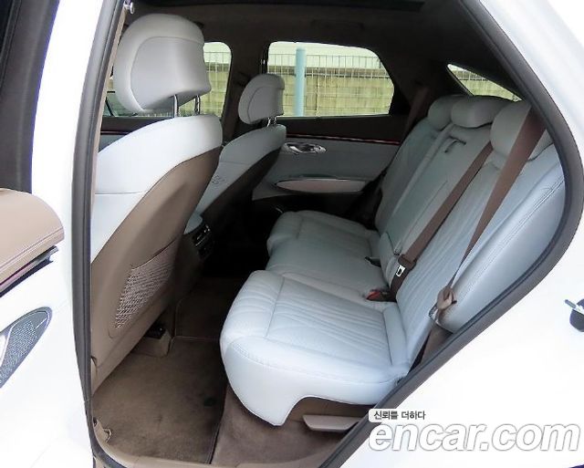 Genesis GV70 2025 — photo 12