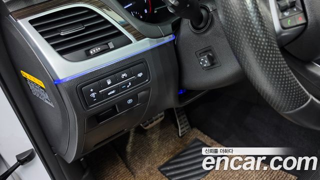 Genesis G80 2018 — photo 18
