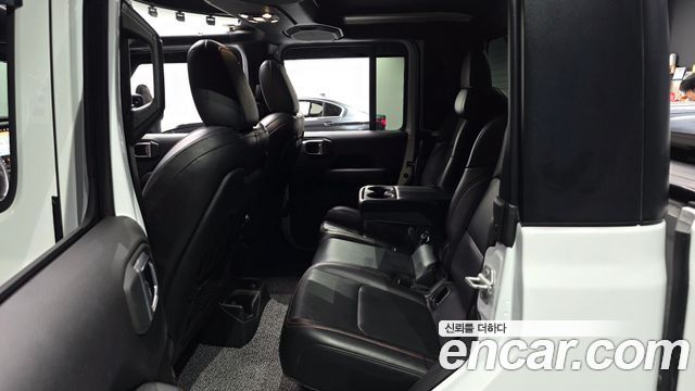 Jeep Gladiator 2022 — photo 12