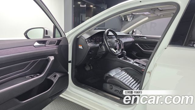 Volkswagen Passat 2021 — photo 10