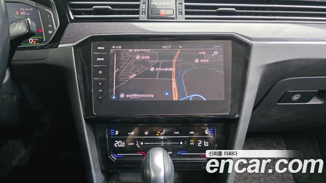 Volkswagen Passat 2021 — photo 14