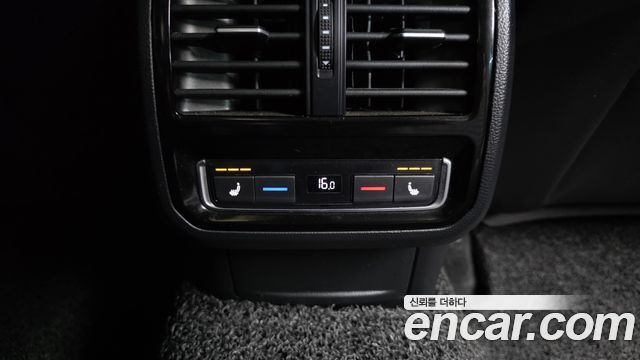 Volkswagen Passat 2021 — photo 19
