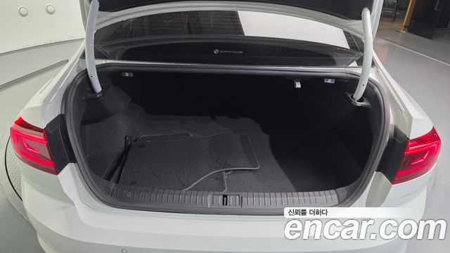 Volkswagen Passat 2021 — photo 20