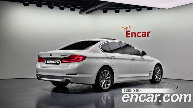 BMW 5-Series 2020 — photo 2