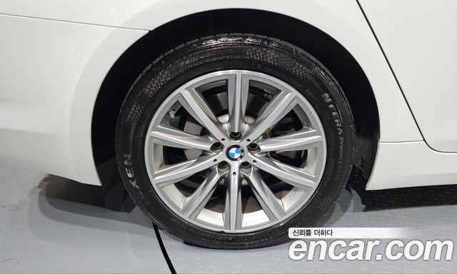 BMW 5-Series 2020 — photo 5