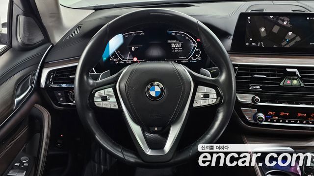 BMW 5-Series 2020 — photo 19