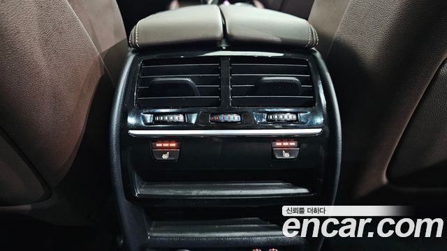 BMW 5-Series 2020 — photo 25