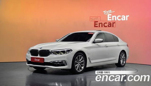 BMW 5-Series 2020 — photo 1