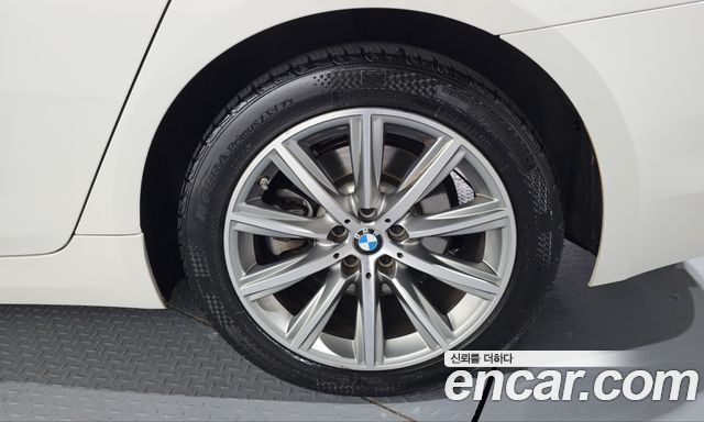 BMW 5-Series 2020 — photo 7