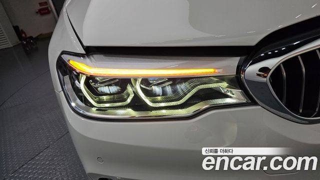 BMW 5-Series 2020 — photo 8