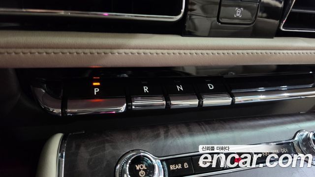 Lincoln Aviator 2021 — photo 12