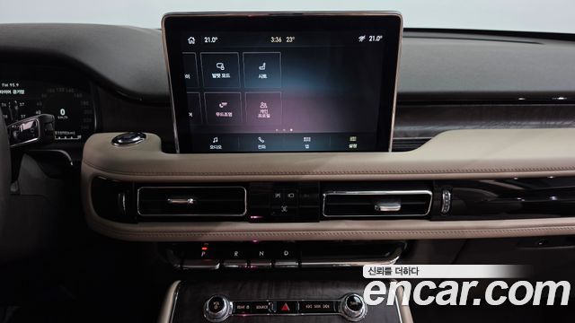Lincoln Aviator 2021 — photo 18