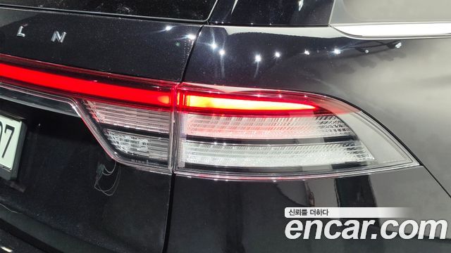 Lincoln Aviator 2021 — photo 9