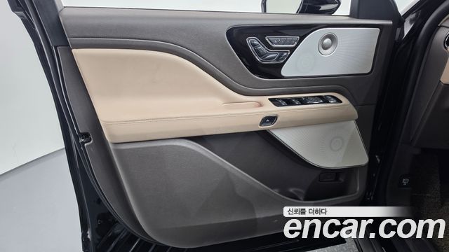 Lincoln Aviator 2021 — photo 14