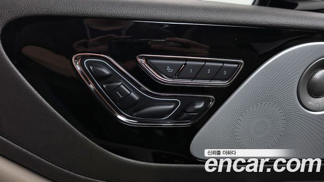 Lincoln Aviator 2021 — photo 32