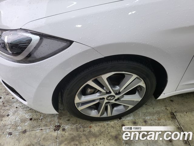 Hyundai AVANTE 2017 — photo 3