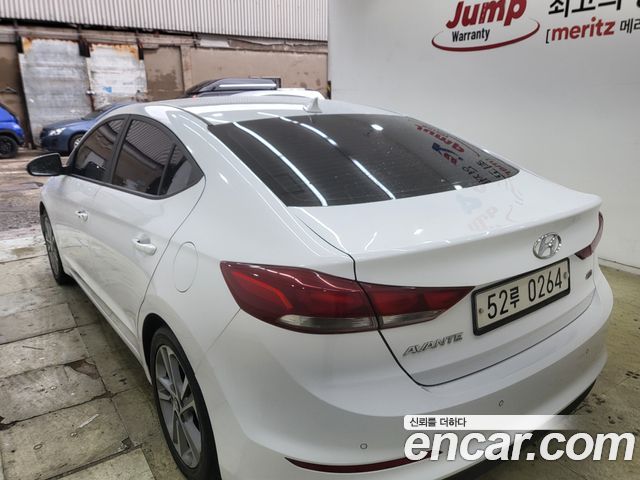 Hyundai AVANTE 2017 — photo 9