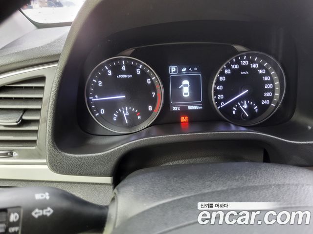 Hyundai AVANTE 2017 — photo 17