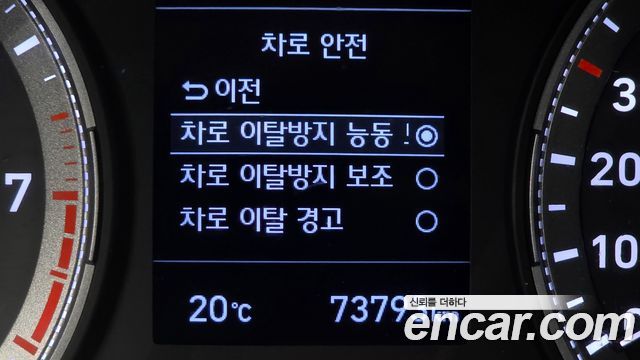 Hyundai Venue 2020 — photo 22