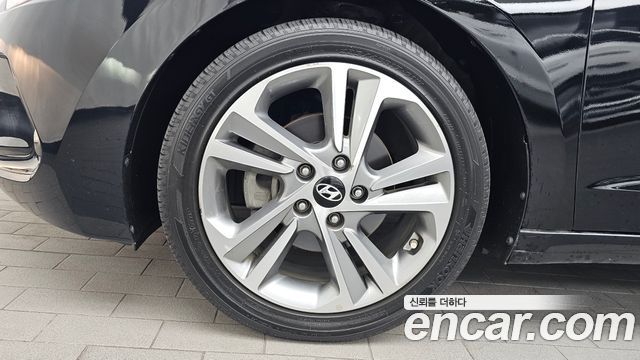 Hyundai AVANTE 2017 — photo 5